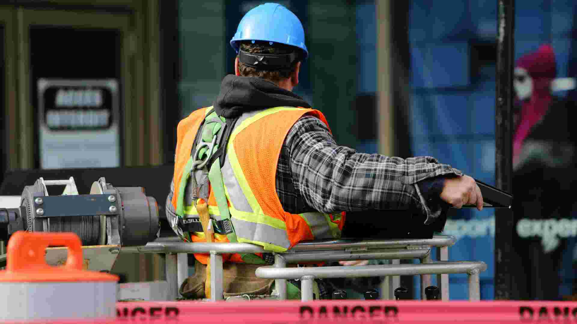 Contractor: Win More Construction Bids & Bids in Less Time